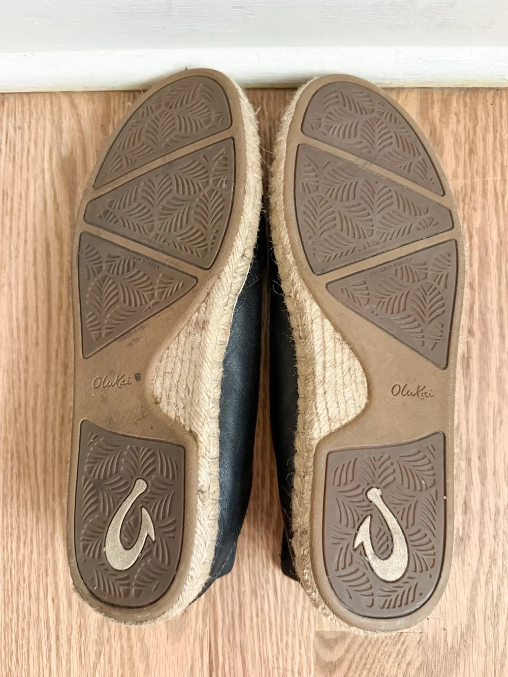 OluKai Kaula Pa'A 'Ili black leather slip-on espadrille flats